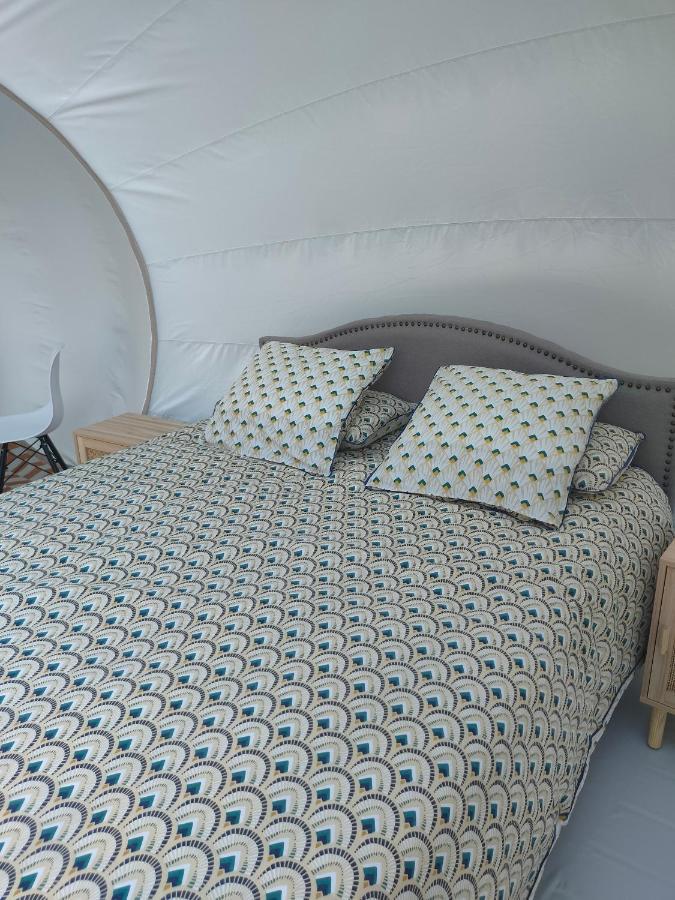 Cele Bulles Etoilees Hotel Brengues Bagian luar foto