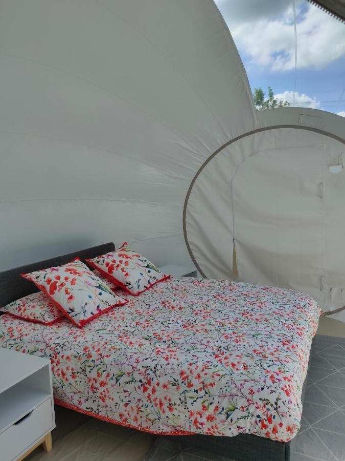 Cele Bulles Etoilees Hotel Brengues Bagian luar foto