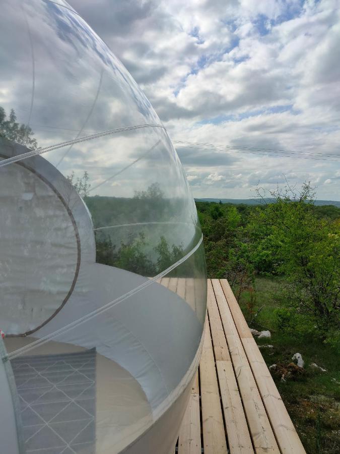 Cele Bulles Etoilees Hotel Brengues Bagian luar foto